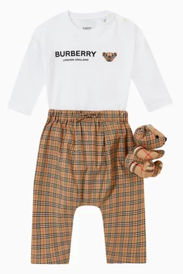 Shop Burberry Neutral Baby Gift Set in Vintage Check Cotton for KIDS |  Ounass Qatar