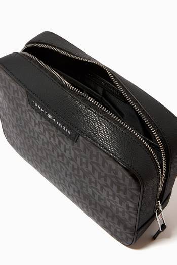 hover state of TH Business Washbag in Leather