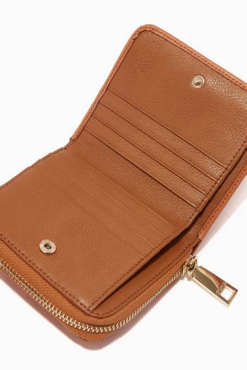 hover state of Pretty Wallet in Calfskin