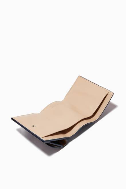 hover state of La Prima Trifold Wallet in Leather     