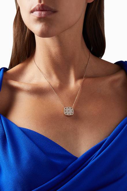 hover state of Pois Moi Necklace with Diamonds in 18kt Rose Gold     