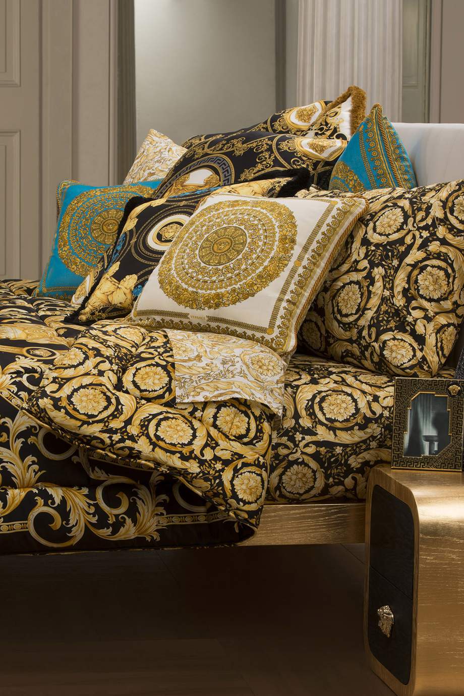 Shop VERSACE HOME Multicolour I Heart Baroque Comforter for Women