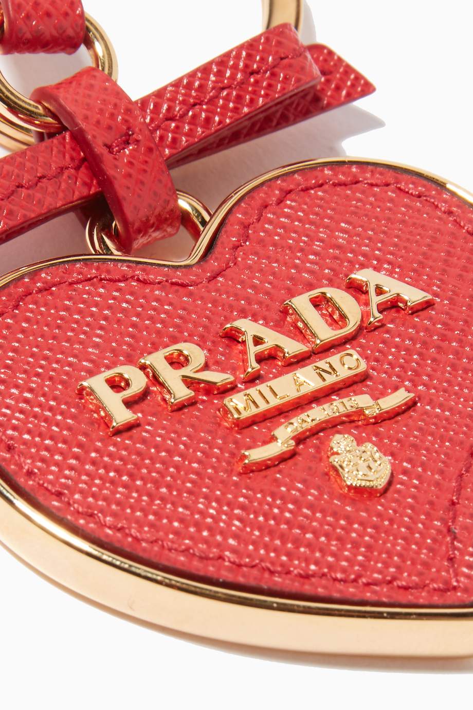تسوق ميدالية مفاتيح حمراء على شكل قلب Prada أحمر للنساء ...