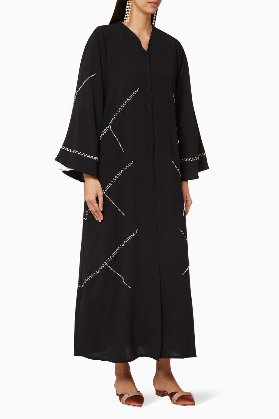 Shop Barza Black Embroidered Crinkled Crepe Abaya for Women | Ounass UAE