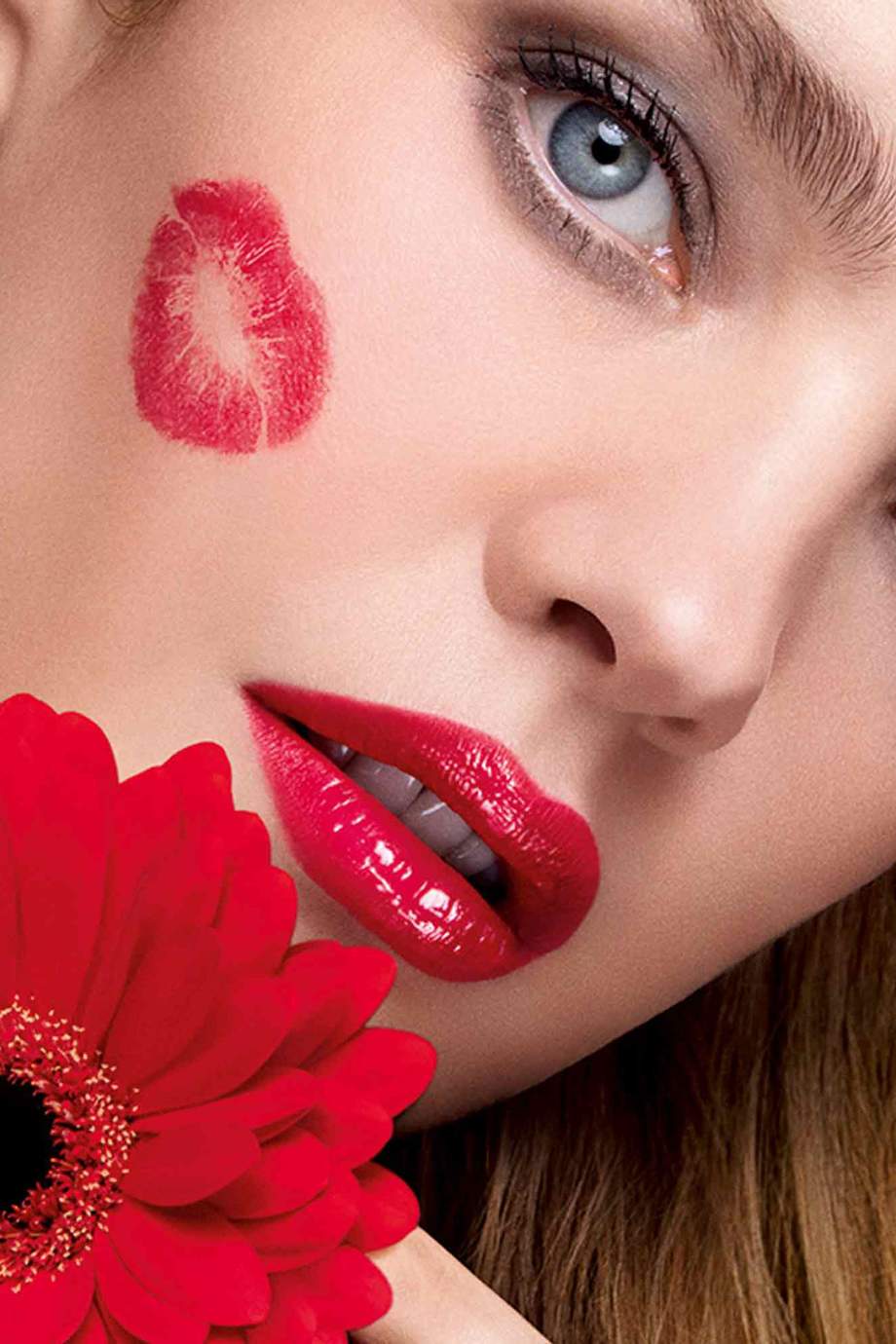 Guerlain KissKiss Shine Bloom Lippenstift #229 Petal Blush – Mit Natürlichen Inhaltsstoffen, Feuchtigkeitsspendend
