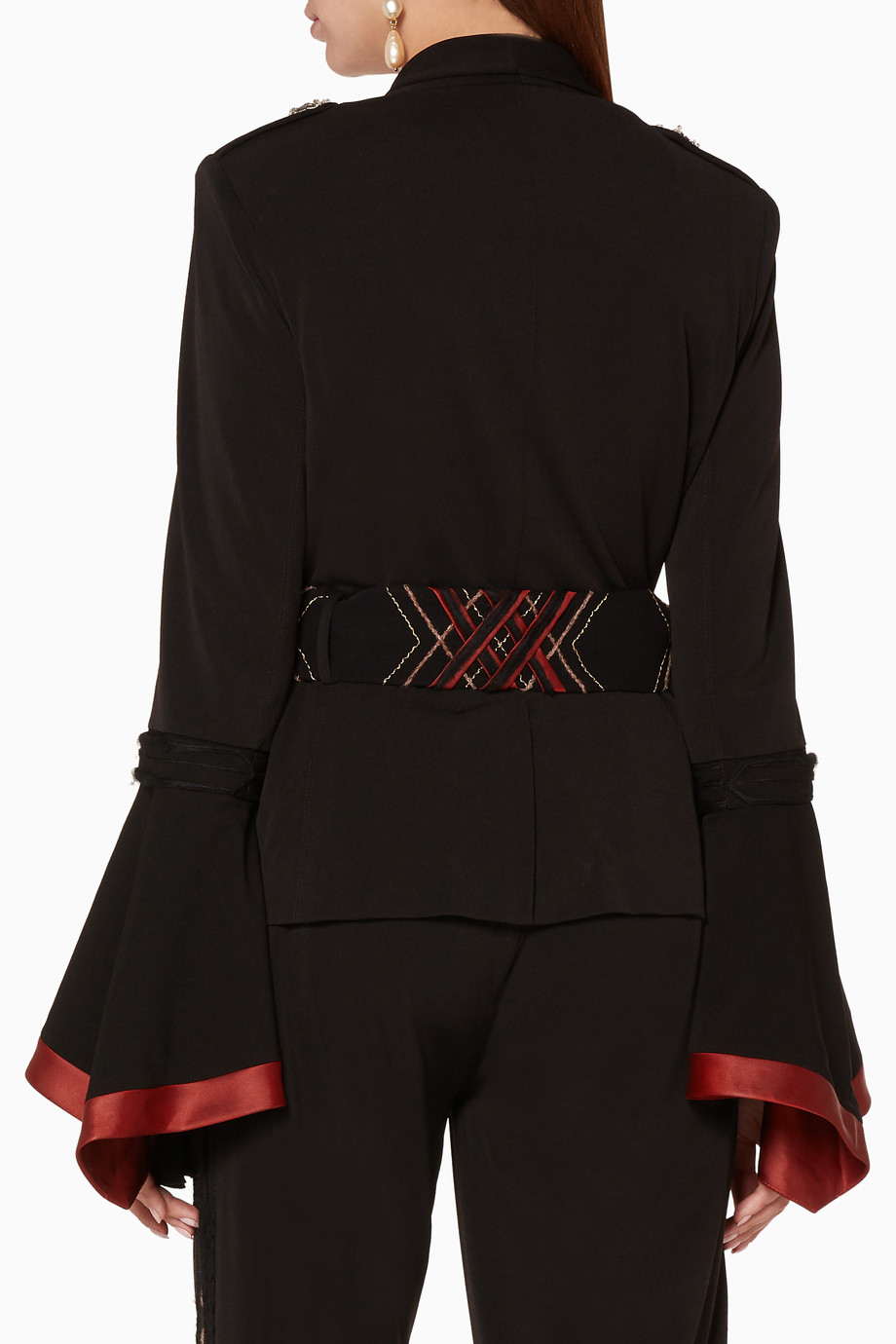 تسوق جاكيت مطرز بحزام أسود Amira Haroon أسود للنساء | اُناس الامارات