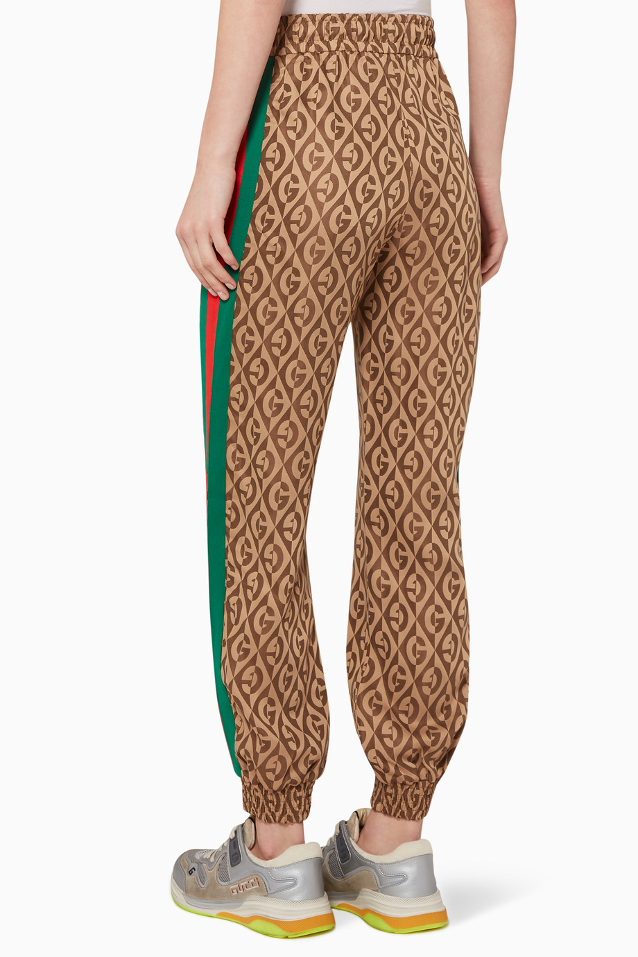 brown jogging